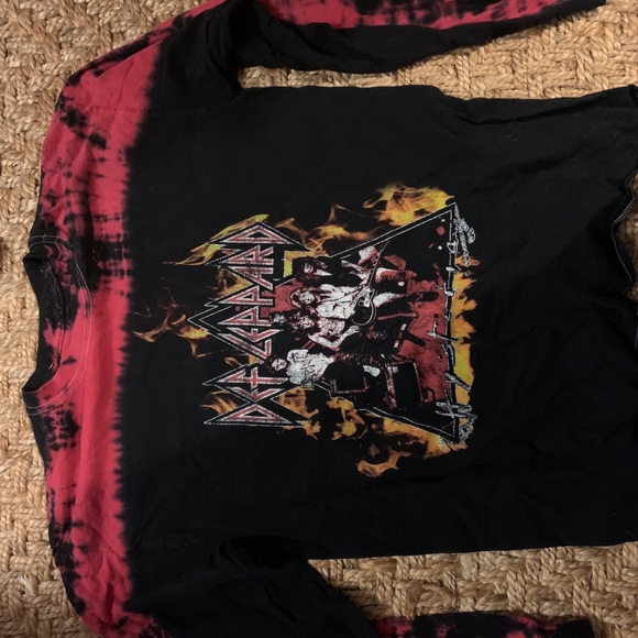 Clothes - Picture 3 of 8